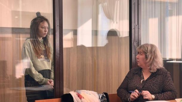 Прикуривала сигарету от Вечного огня: жительницу Новосибирска арестовали за вандализм