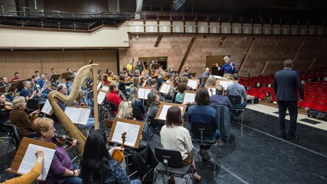 В Омске стартовал VI Зимний музыкальный фестиваль «Белая симфония» (6+), который продлится до 15 декабря