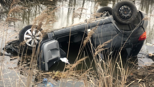 Ехал в Омск. Омич погиб, опрокинувшись на автомобиле в кювет
