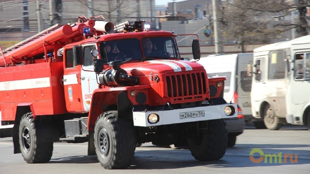 В Омске случайно сожгли машину депутата-коммуниста