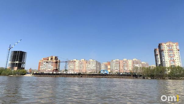 Со скандальной стройки на омском причале вывезли технику