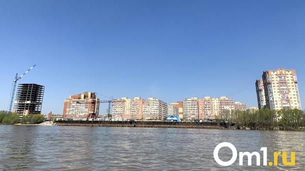 Со скандальной стройки на омском причале вывезли технику