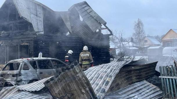 На помощь тарскому священнику-погорельцу за месяц собрали 1,4 млн рублей