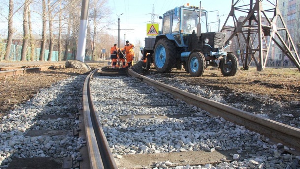 В Омске на Богдана Хмельницкого завершили капитальный ремонт трамвайных путей