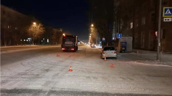 Пятилетняя девочка пострадала в ДТП с грузовиком в Новосибирске