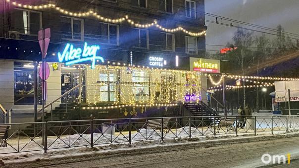 Новосибирским бизнесменам разрешили не убирать просроченные рекламные вывески