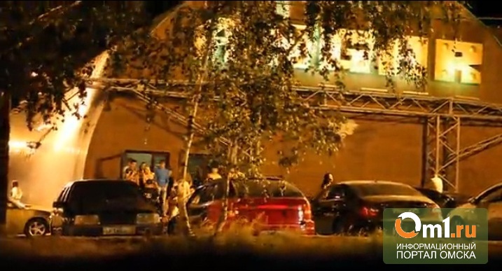 Полиция занялась инцидентом у омского ночного клуба «Ангар»