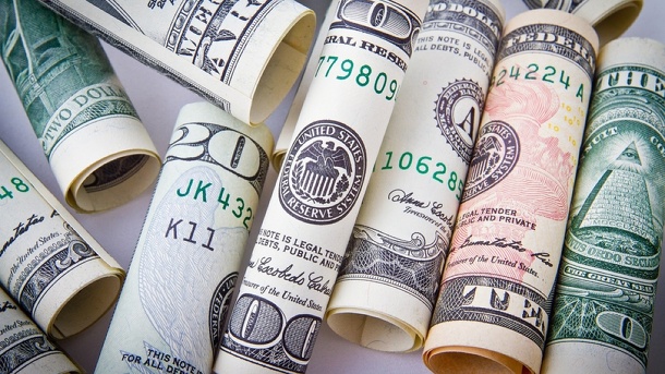 Курс доллара поднялся до 250 рублей в Новосибирске