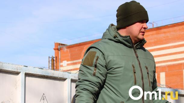 Виталий Хоценко поздравил омичек с 8 Марта стихотворением участника СВО
