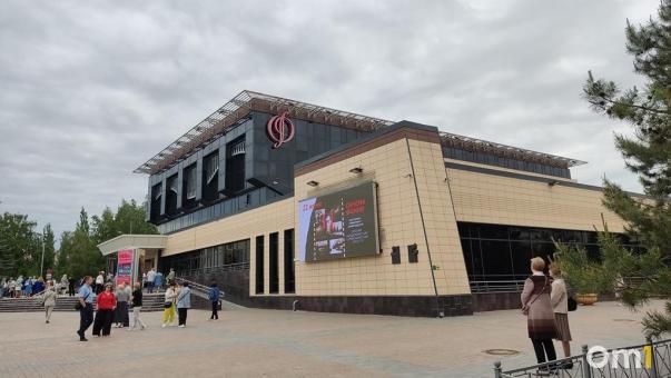 Стали известны зарплаты руководителей учреждений культуры Омской области