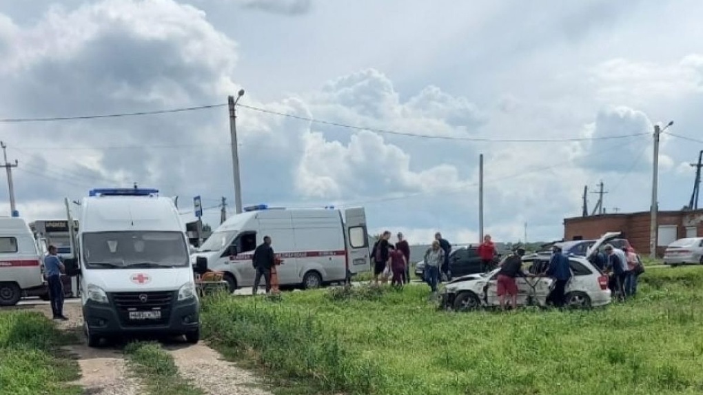 Машина перевернулась во время обгона: мужчина погиб в ДТП в Новосибирске
