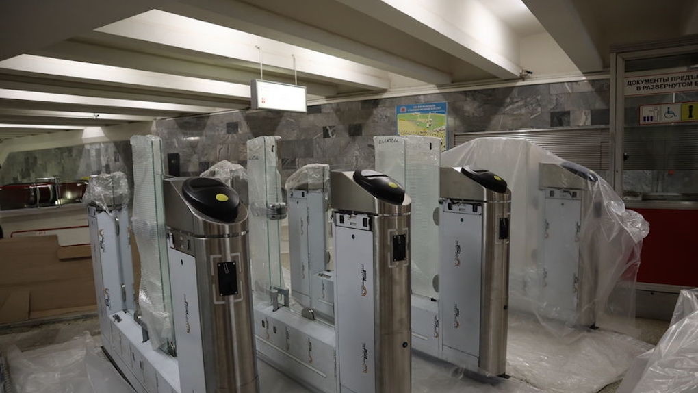В Новосибирске на станции метро «Речной вокзал» заработают новые турникеты