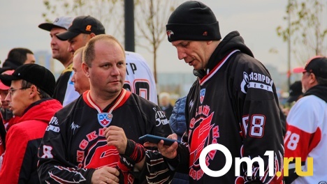 Владимир Познер приехал в Омск для съёмок документального фильма об «Авангарде»