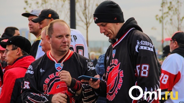 Владимир Познер приехал в Омск для съёмок документального фильма об «Авангарде»