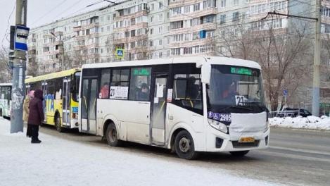 В мэрии заявили о расторжении контракта с перевозчиком по автобусному маршруту №21