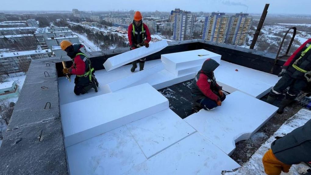 Жильцам дома на Лукашевича, где обрушилась плита перекрытия, разрешили вернуться домой