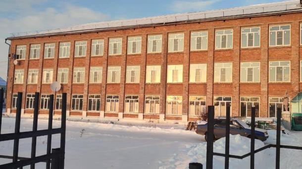 В Называевске прокуратура потребовала устранить нарушения при ремонте школы