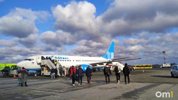 Омичку наказали за курение на борту самолёта Москва – Омск