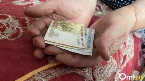 1000 рублей и три открытки: жительница Новосибирска возмутилась из-за подарка отцу — ветерану ВОВ