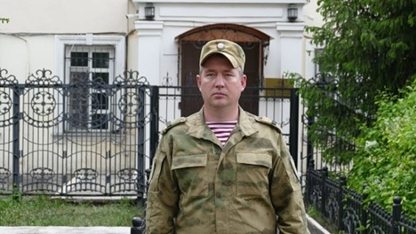 Пассажиров маршрутки порезало стёклами. Росгвардеец помог омичам после ДТП