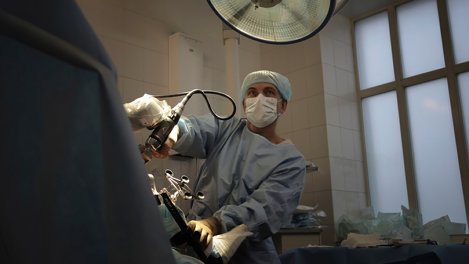 Хирурги начали применять робота для протезирования суставов в Новосибирске