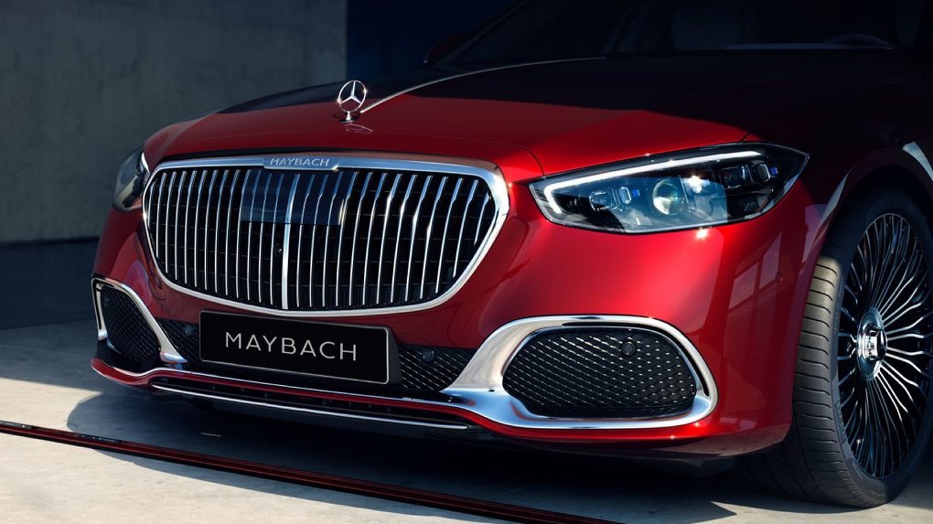 Машины Maybach с новосибирскими номерами заметили в центре Сочи