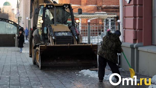 Из Омска за выходные вывезли почти 9 тысяч кубометров снега