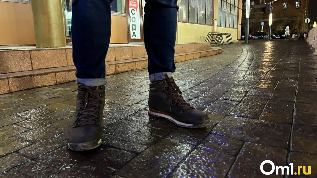 Об опасности ношения зимней обуви предупредила медик