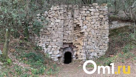 На Заозёрной дети «залазиют» в опасные дыры