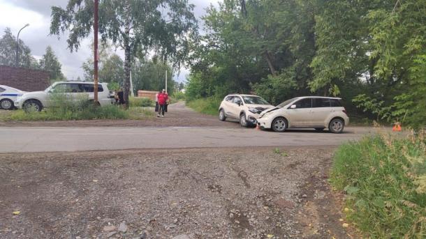Два ребёнка пострадали в ДТП с участием двух авто в Калининском районе Новосибирска