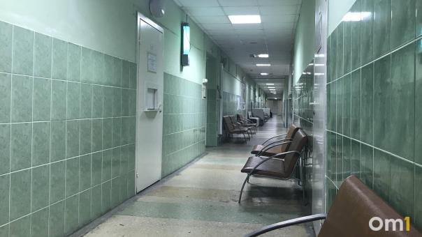 Опубликован график работы поликлиник Омской области в майские праздники