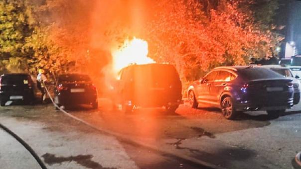«Совпадение — не думаю»: в Омске продолжают гореть иномарки