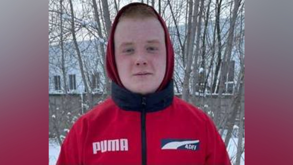 Ушёл из реабилитационного центра и пропал: в Новосибирске ищут 15-летнего парня в красной куртке