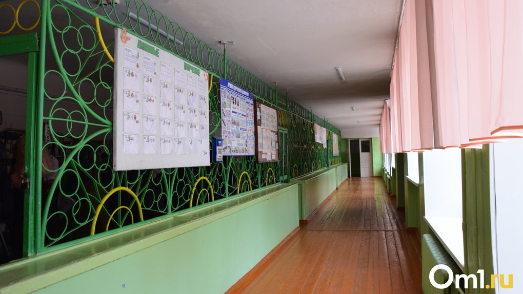 Стали известны омские школы, где учащиеся смогут ездить бесплатно на транспорте