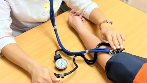 Омичей приглашают проверить здоровье сердца в онлайн-опросе