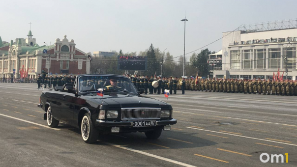 В сети появилось видео с трансляцией парада Победы в Новосибирске