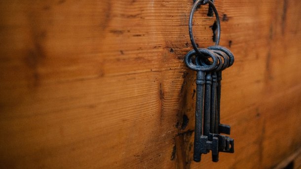 Огромный ключ от станции «Спортивная» получит музей Новосибирского метрополитена