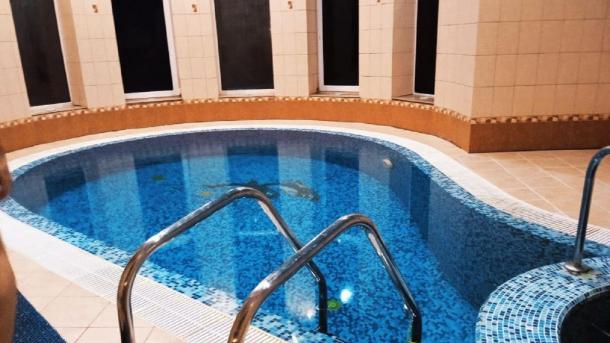 Можно ли отдавать ребёнка на плавание, объяснил педиатр Константинов