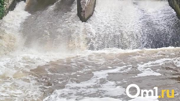 Камышловка смыла дорогу под Омском