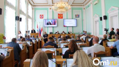 По две поездки в день. Горсовет одобрил компенсацию проезда для части омских школьников