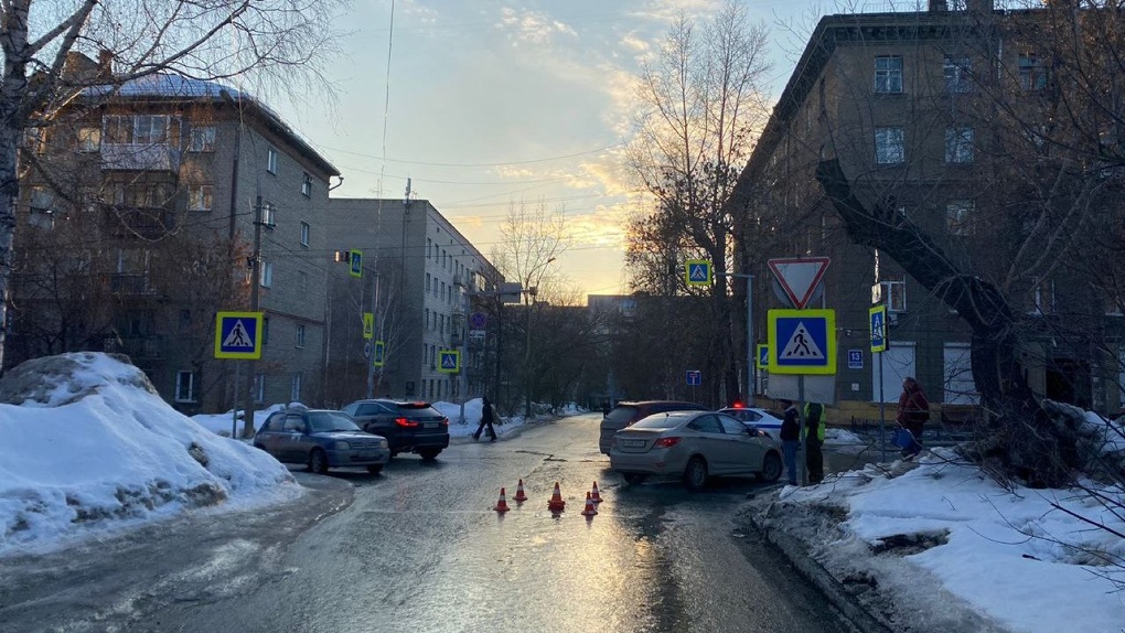 В Новосибирске водитель сбил двухлетнего ребёнка на пешеходном переходе