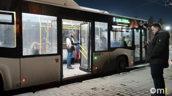 Берегите сумки: полиция назвала самые опасные остановки в Омске