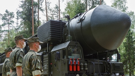 Ракетный комплекс «Тополь-М» заметили на улицах Новосибирска. ВИДЕО
