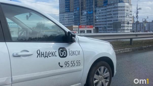 Омичам дорого обойдётся поездка на такси по затопленному городу