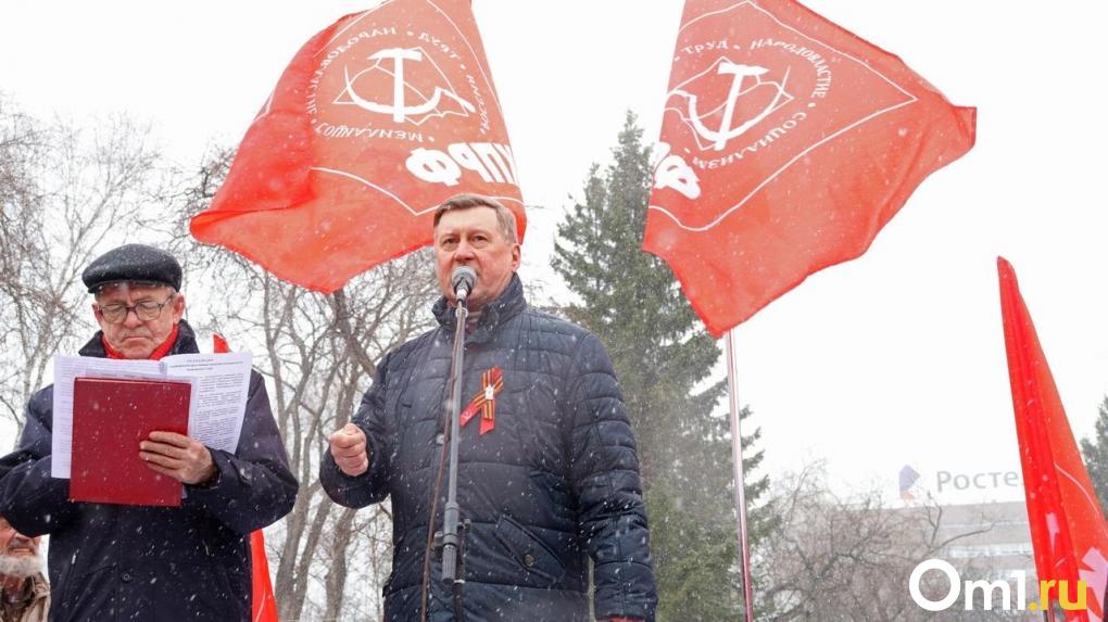 Мэр Новосибирска выступил на митинге к годовщине Великой Октябрьской социалистической революции