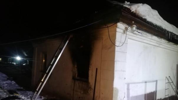 Семья с девятью детьми из Сибири чуть не погибла из-за пожара