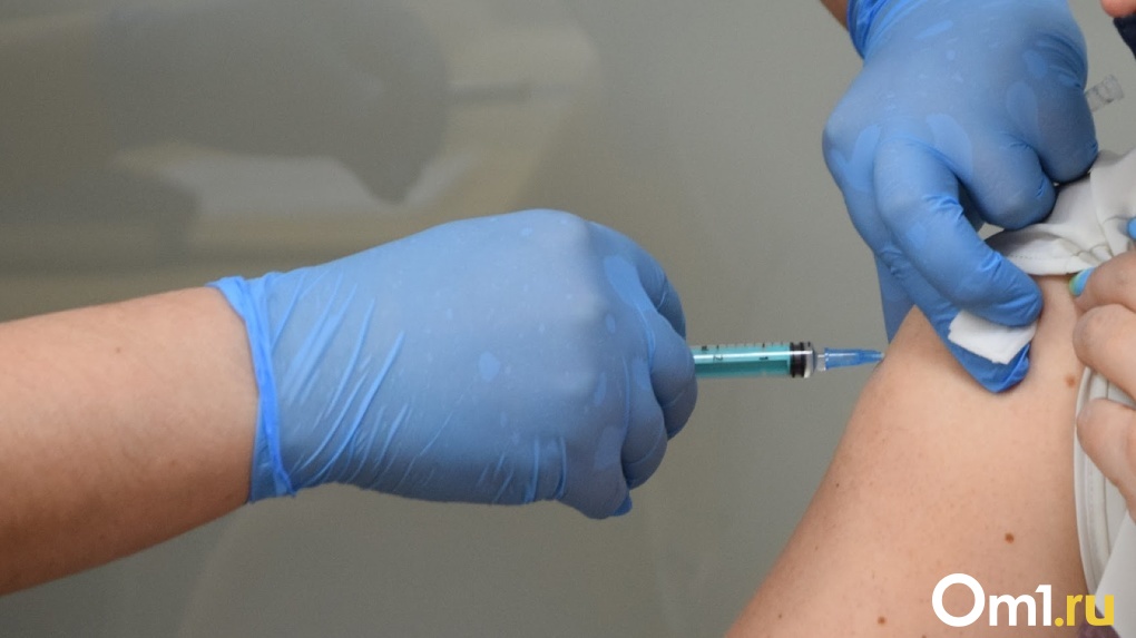 Прививка от COVID-19 обойдётся в 6 000 рублей? Всё, что нужно знать о вакцинации иностранцев в Омске