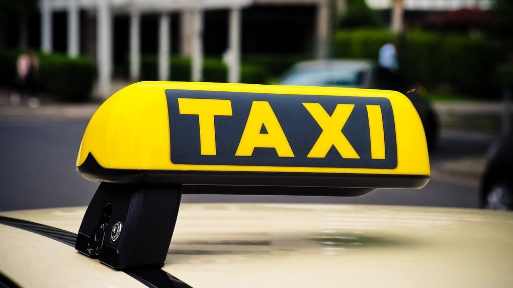 «Кричал, что найдет меня и сделает со мной нечто плохое»: омичка пожаловалась на водителя такси