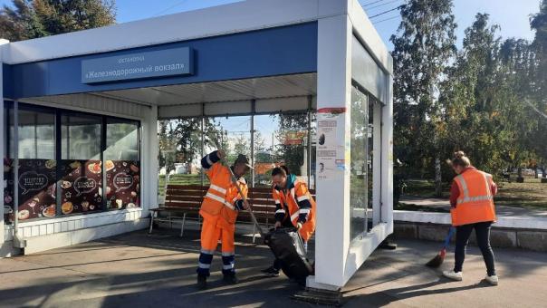 В Омске разрушили остановку на железнодорожном вокзале