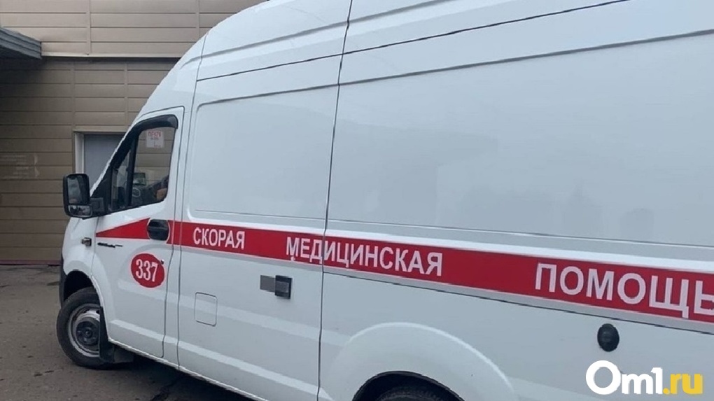 Упала с дивана: в Омской области госпитализировали девятимесячного ребёнка с тяжёлой травмой головы